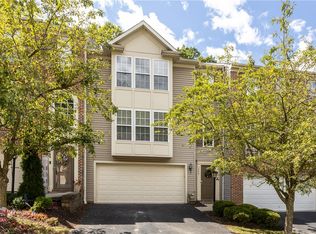 660 Village Green Blvd E, Mars, PA 16046