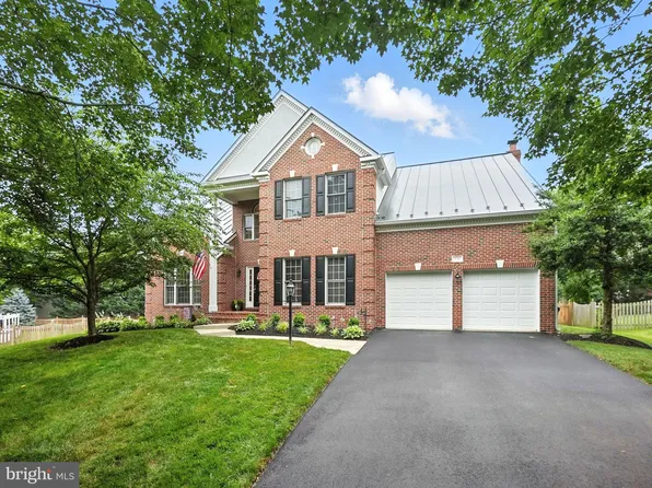 638 Meade Dr SW, Leesburg, VA 20175
