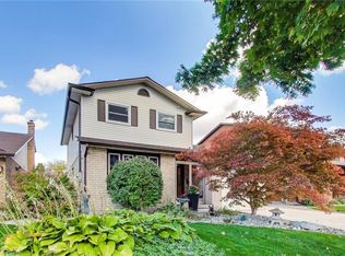 12 Kingsview Dr, Hamilton, ON L8J 2K5
