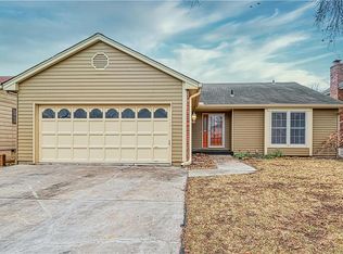 115 E Nelson Cir, Olathe, KS 66061