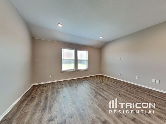 2nd image of 821 Alton Dr
