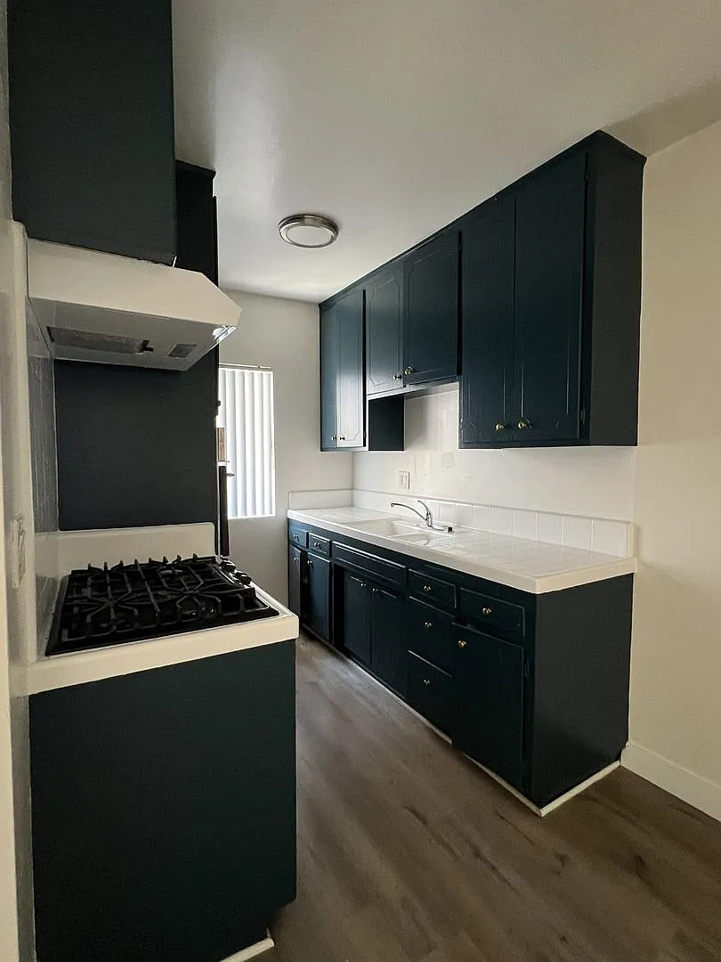 415 Ave 50 — Photo 1