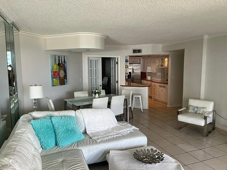 177 Ocean Lane Dr #711 — Photo 5