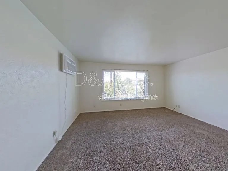 803 SW 8th St #8 — Photo 2