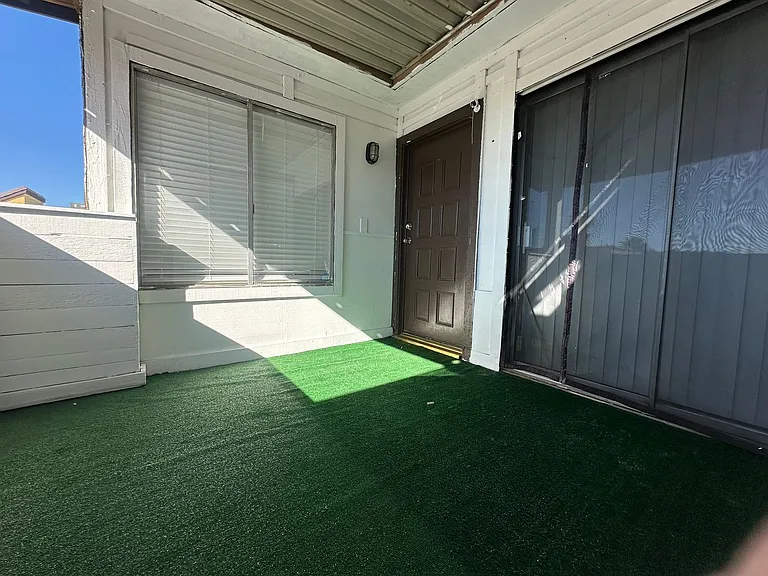 1467 Hialeah Dr #D — Photo 5