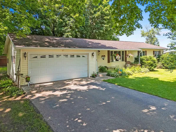 836 E Main St, Clintonville, WI 54929