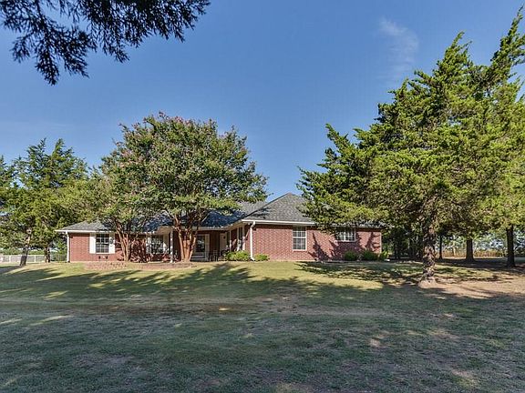 2nd image of 203 Oak Branch Trl