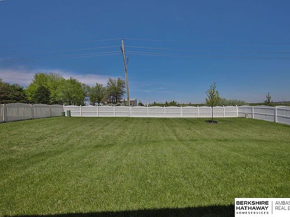 3rd image of 12012 Windward Ave
