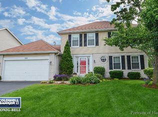 320 Inverness Dr, Aurora, IL 60502