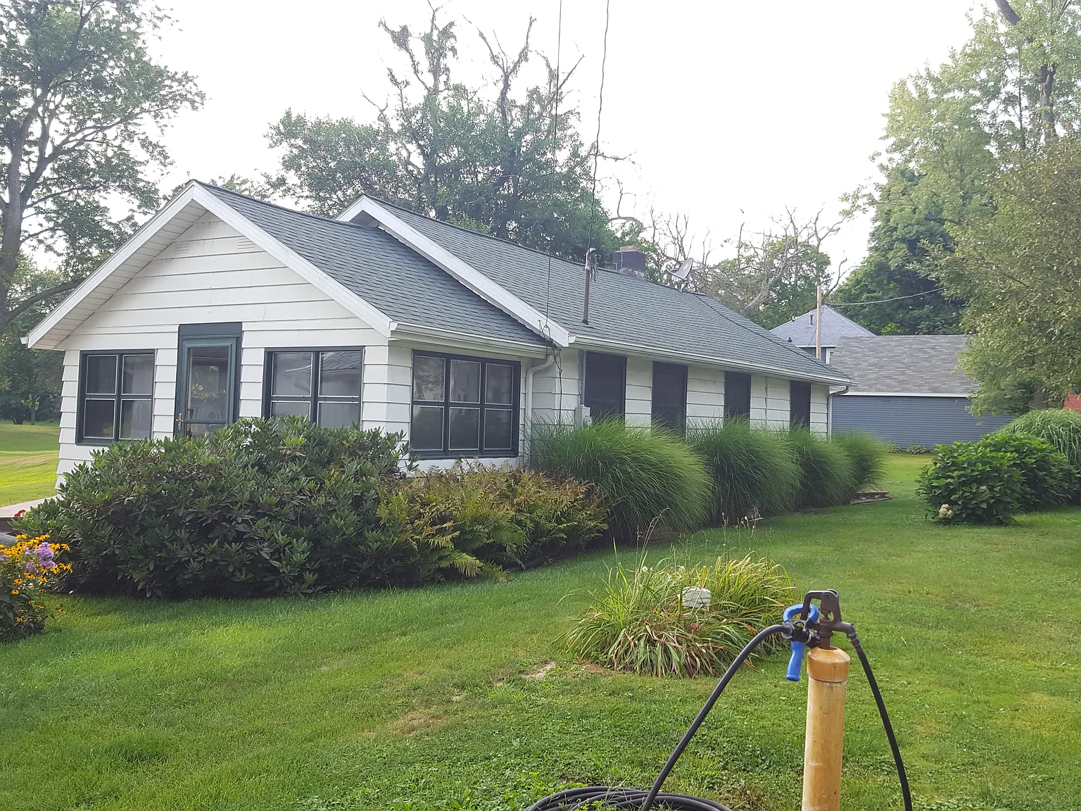 130 Closser Ave photo 1