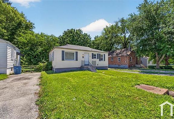 3rd image of 400 S Harvey Ave