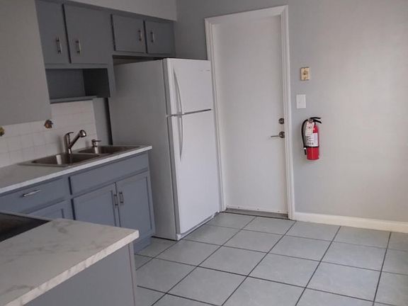 2nd image of 1824 Liberty St
