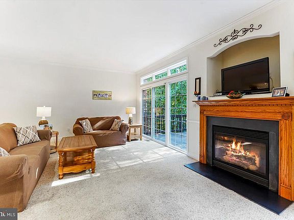 4th image of 3132 Woodsedge Dr