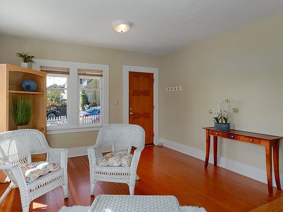 5th image of 208 Laurent St #A