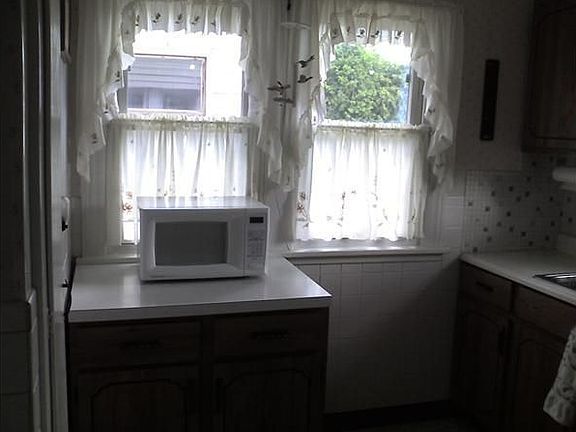 5th image of 244 W Girard Blvd