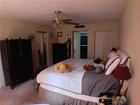 4th image of 1601 NE 191st St #B420