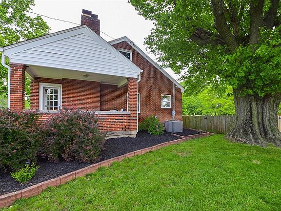 5th image of 2503 Edinburgh Dr NW
