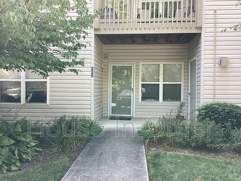 1st image of 503 Carrington Pl