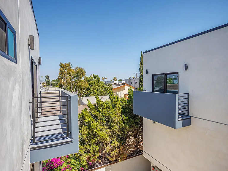 11311 Collins St — Photo 95