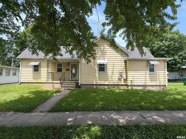 361 W Fulton St, Farmington, IL 61531