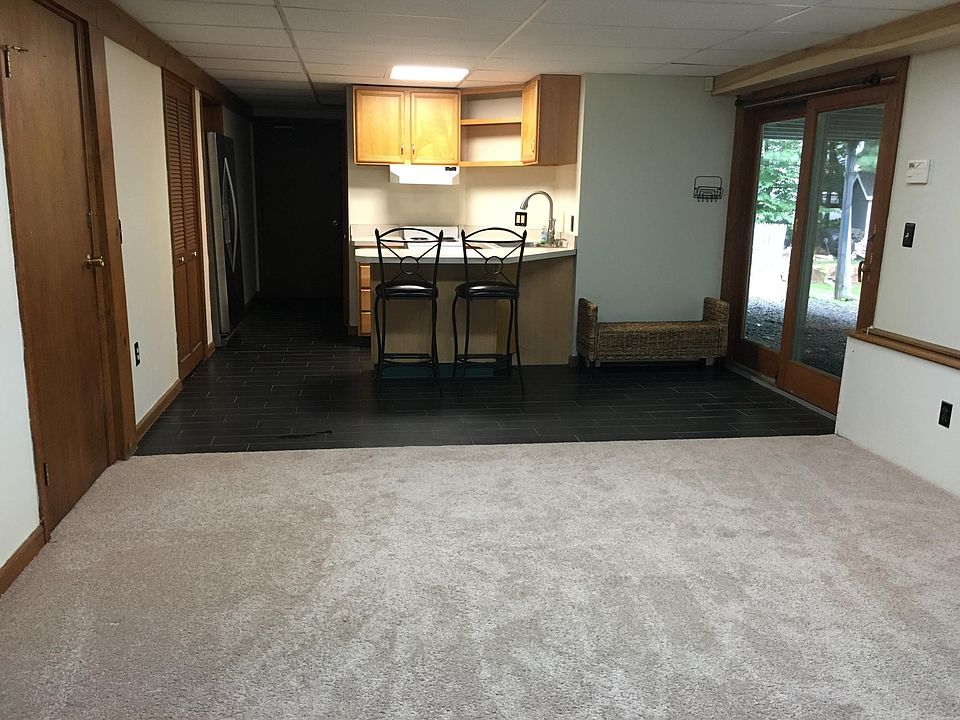 Living room area with new carpet