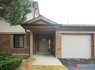 4221 Pheasant Trail Ct #6, Arlington Heights, IL 60004