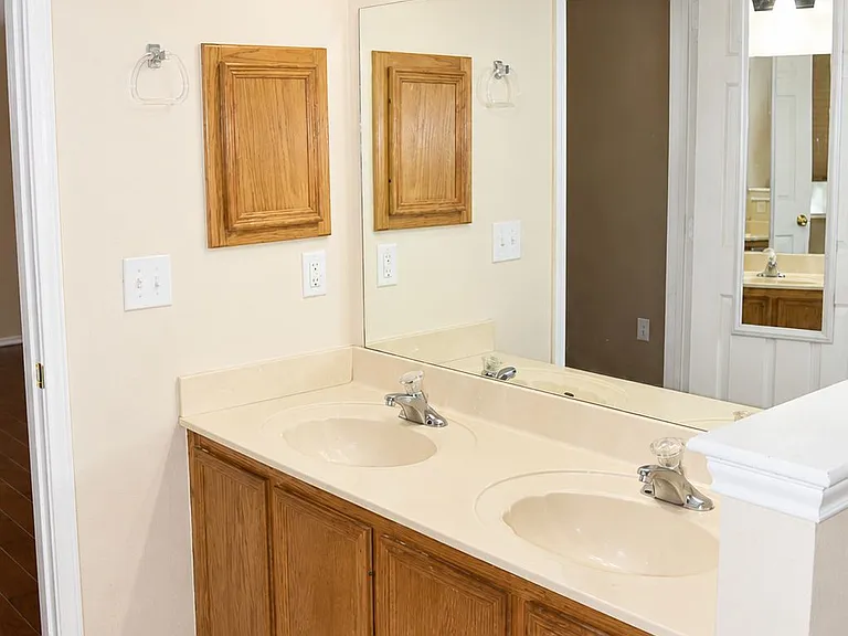 712 White Hawk Trl — Photo 28