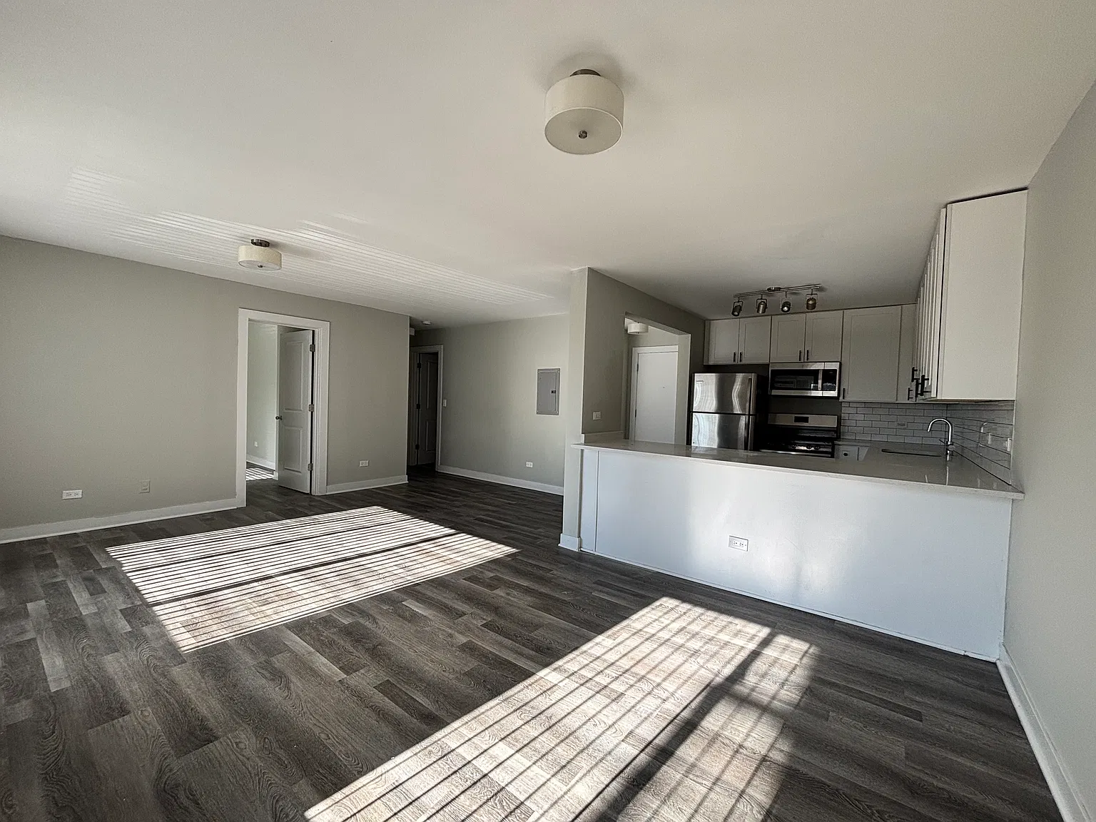 800 Graceland Ave — Photo 2