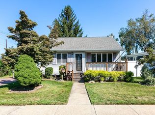 69 Boston Ave, Massapequa, NY 11758