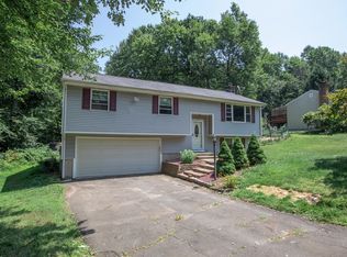 12 Briarcliff Mnr, Bethel, CT 06801