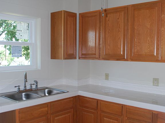 4th image of 553 4th St