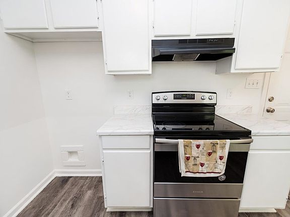 5th image of 515 Lavendula St