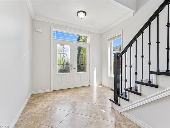5th image of 909 Pebblecreek Ct
