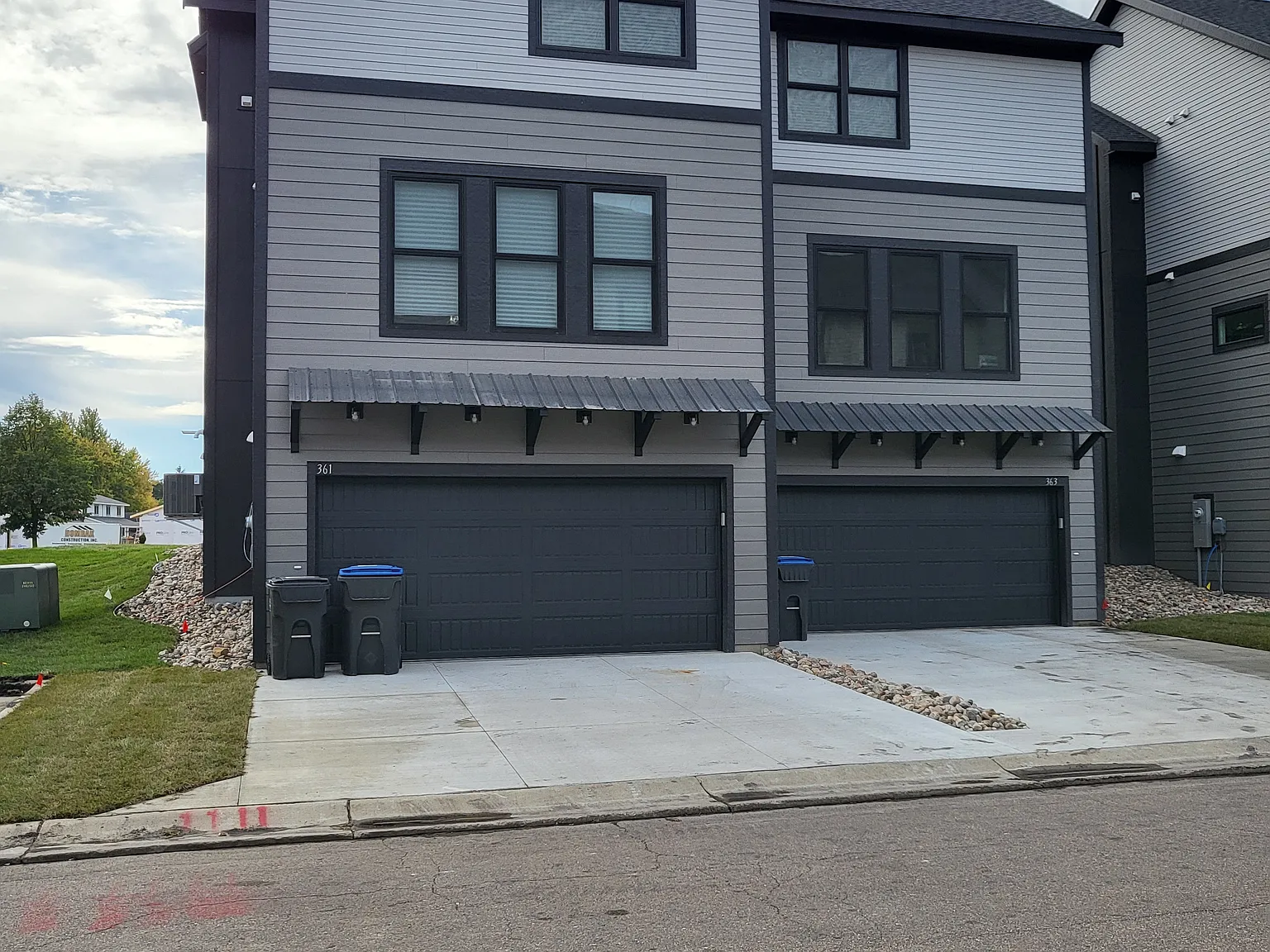 2 bed, 2.5 bath, 2000 sqft, $1,900 — Photo 4