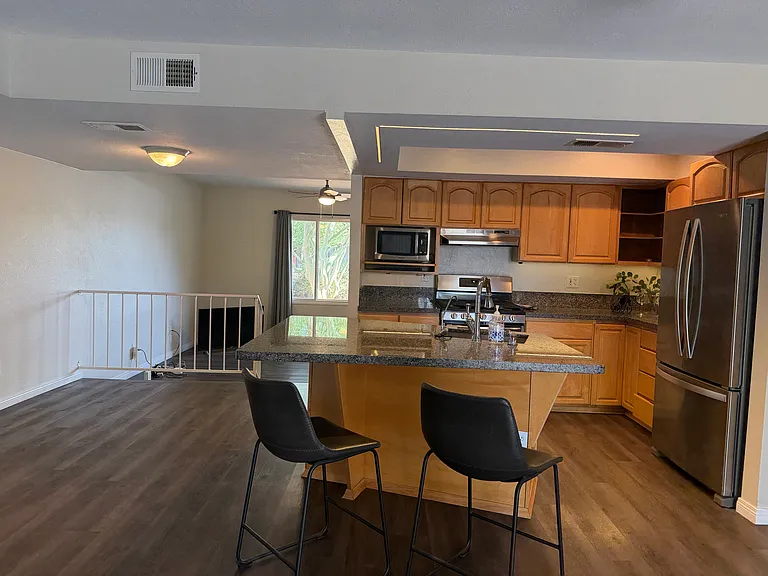 1716 E La Jolla Dr — Photo 9