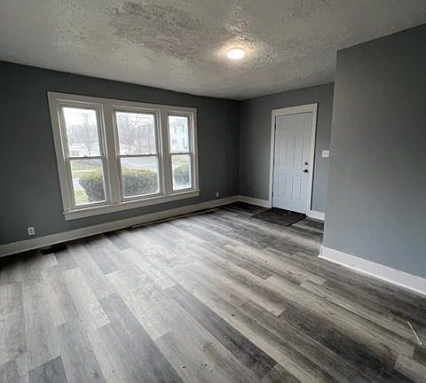 3rd image of 308 High St #308