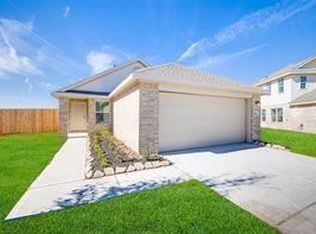 188 Kelly St, Angleton, TX 77515