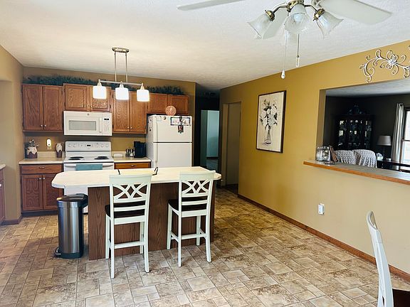 4th image of 103 Seneca Trl