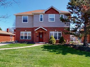 341 Pinehurst Dr, Des Plaines, IL 60016