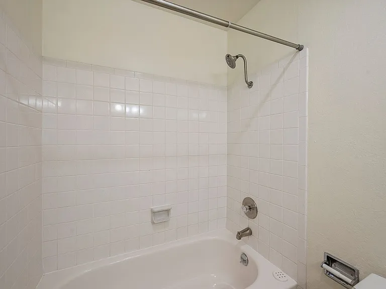 100 Devon Avenue — Photo 14