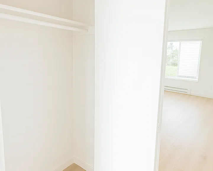 Meadowbrook Apartments — Photo 15