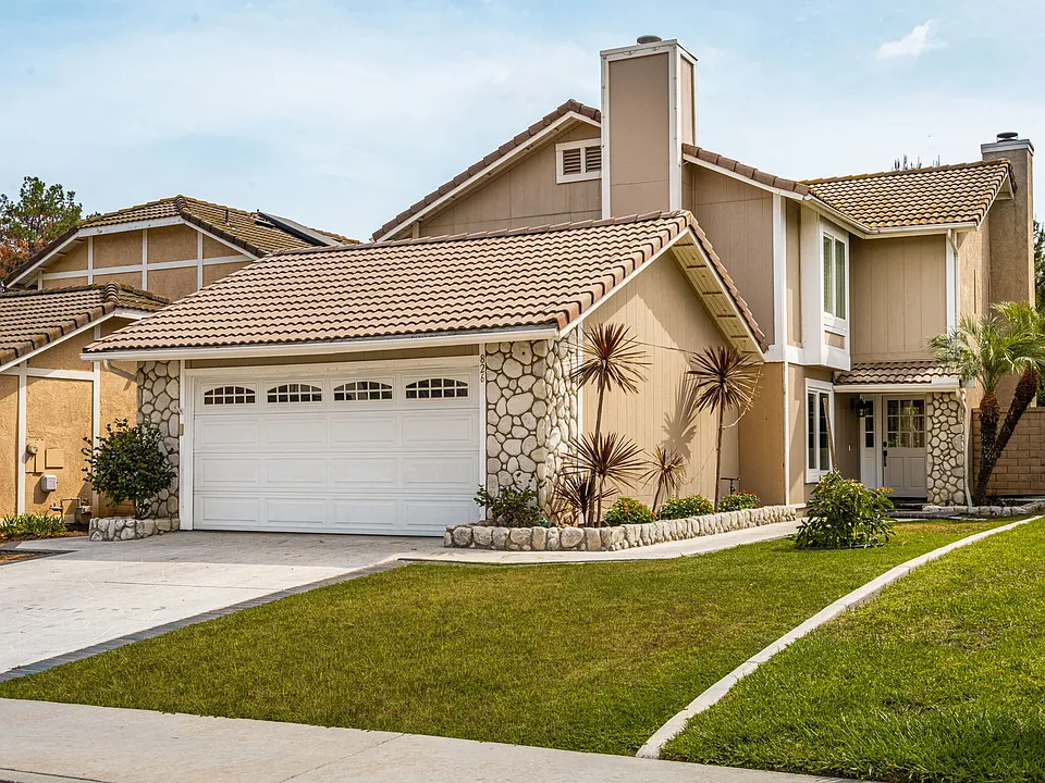 826 Farmer Ln