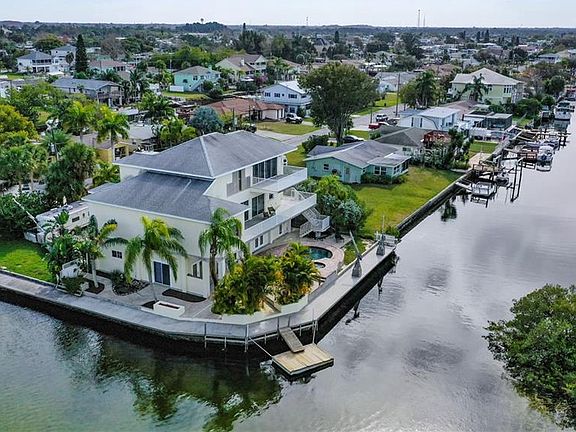 3rd image of 13435 Starfish Dr