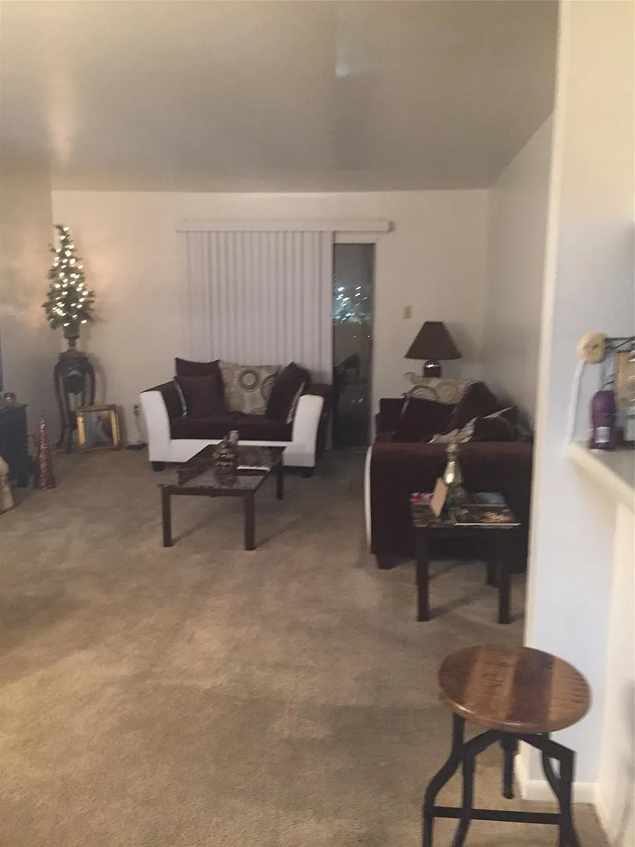 Building Photo - 8527 Hearth Dr #36