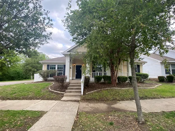1532 Carriage Ln, Aubrey, TX 76227