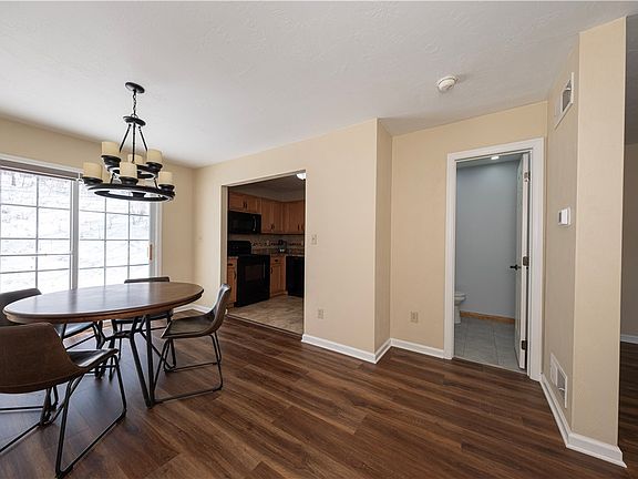 2nd image of 531 Reed Ct