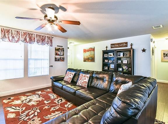 5th image of 810 Wild Prairie Dr