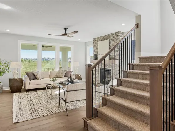 17925 Manor St, Overland Park, KS 66085