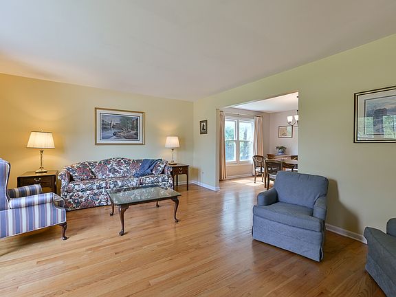 5th image of 2328 Richmond Dr
