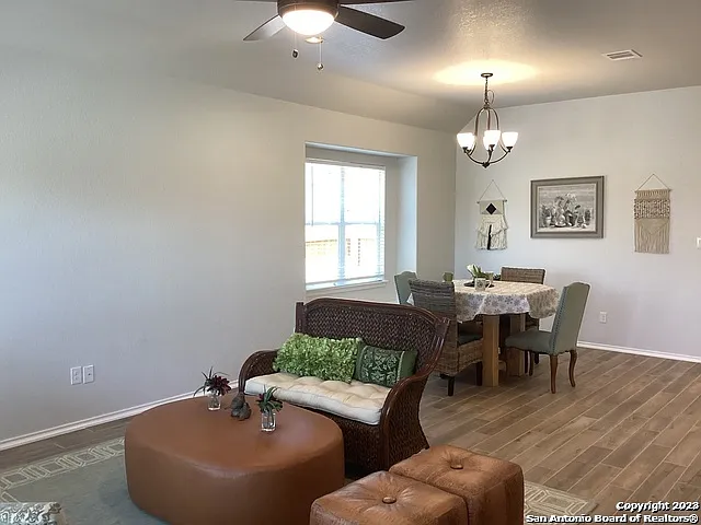 4 bed, 3.0 bath, 2268 sqft, $2,200 — Photo 3